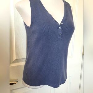 Chico Sleeveless V neck (12) Size 2